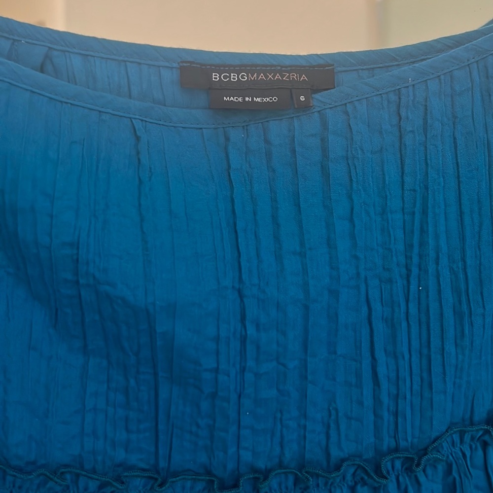 BCBG MAXAZRIA Skirt , Pretty to Pair with Any Outfit.